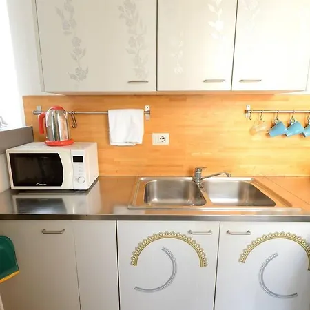 Argento, Bright Flat In The Center, 7 Guests, Parking & Wifi, Near To 3 Tram Lines And The Metro - Well Connected To Airports And To The Train Station Appartement Milaan Buitenkant foto