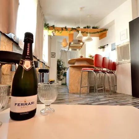 Argento, Bright Flat In The Center, 7 Guests, Parking & Wifi, Near To 3 Tram Lines And The Metro - Well Connected To Airports And To The Train Station Appartement Milaan Buitenkant foto