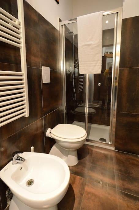 Argento, Bright Flat In The Center, 7 Guests, Parking & Wifi, Near To 3 Tram Lines And The Metro - Well Connected To Airports And To The Train Station Mailand